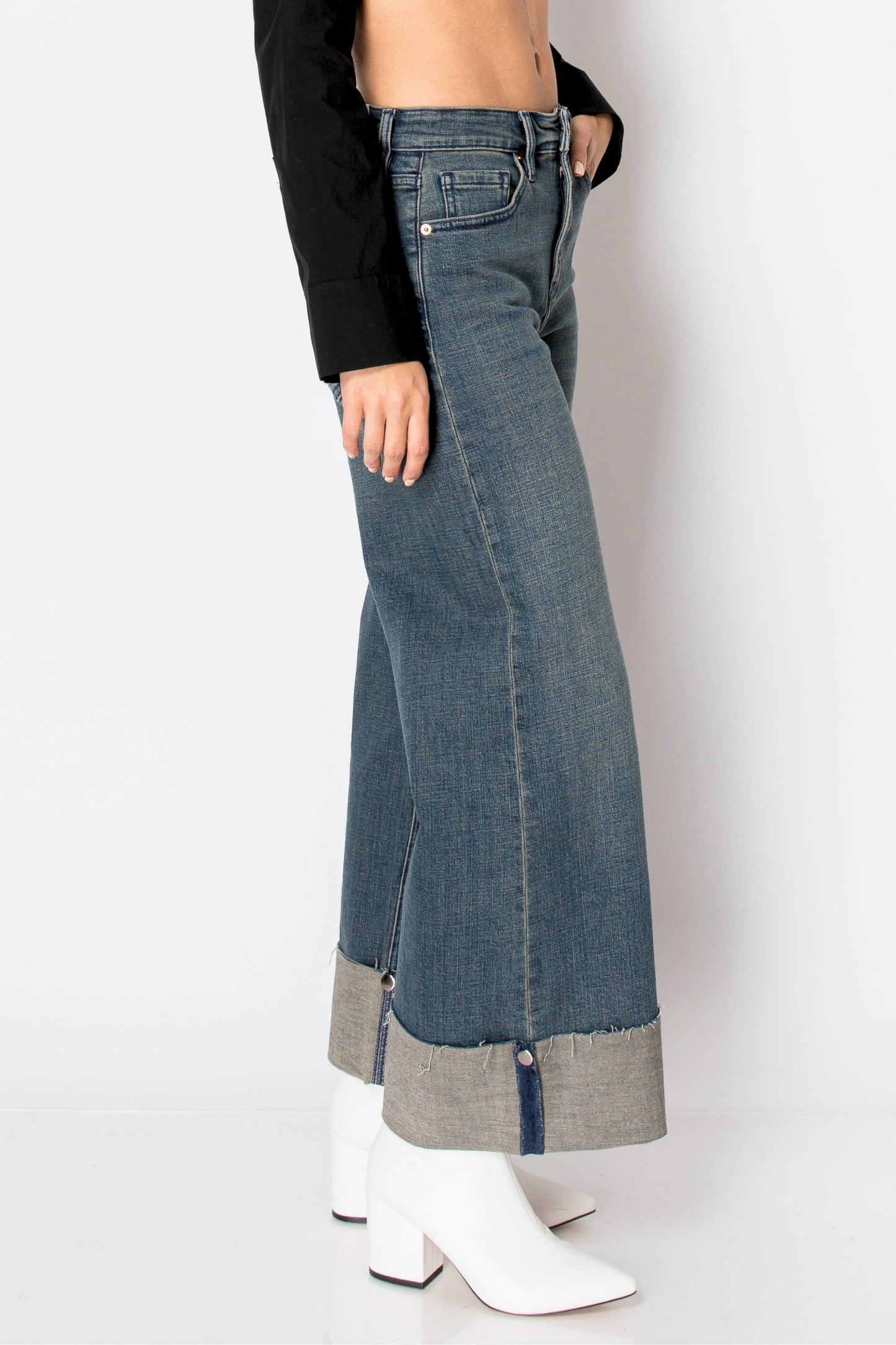 TUMMY CONTROL CATTLE CUFF DENIM
