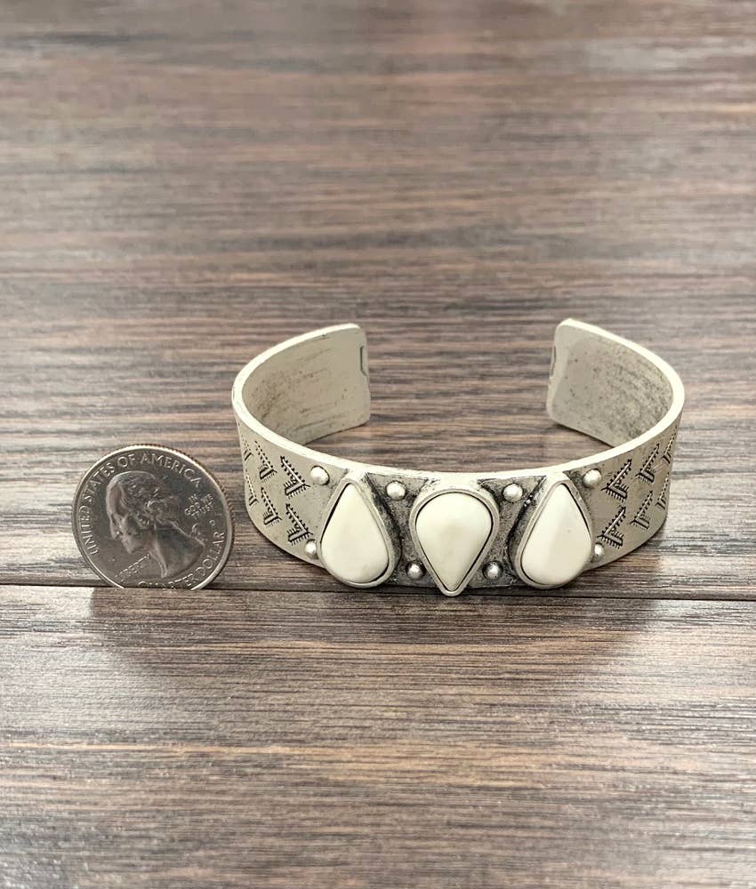 DROP WHITE CUFF BRACELET
