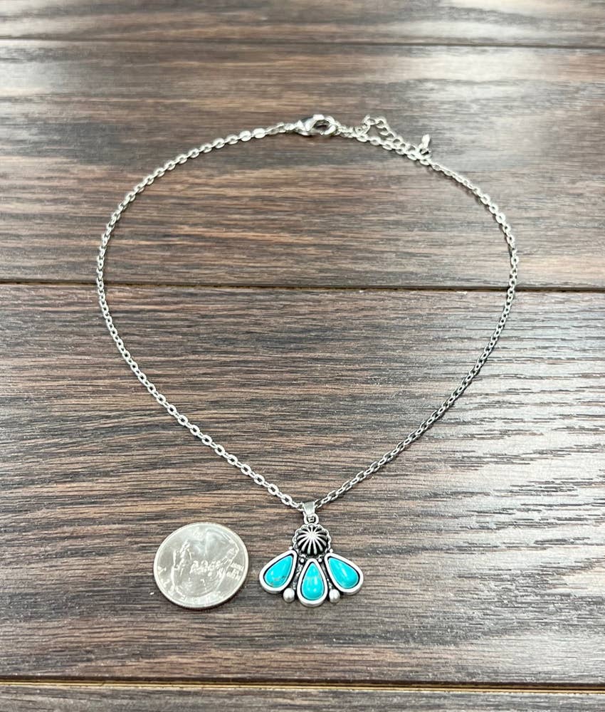 DAINTY TURQUOISE TRIO NECKLACE