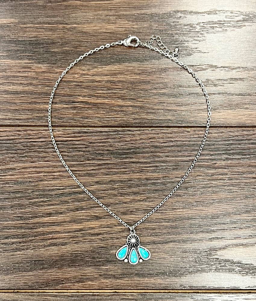 DAINTY TURQUOISE TRIO NECKLACE