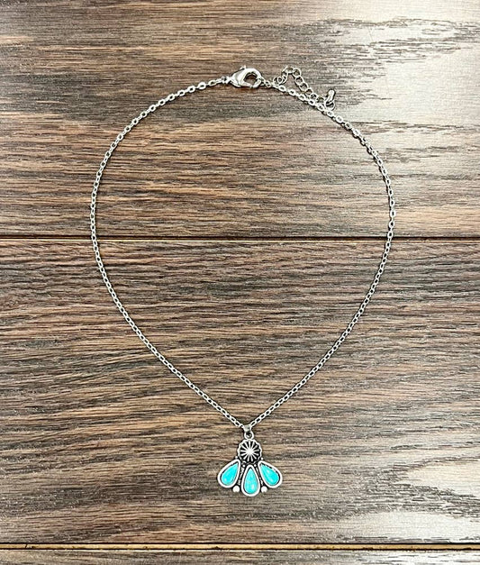 DAINTY TURQUOISE TRIO NECKLACE