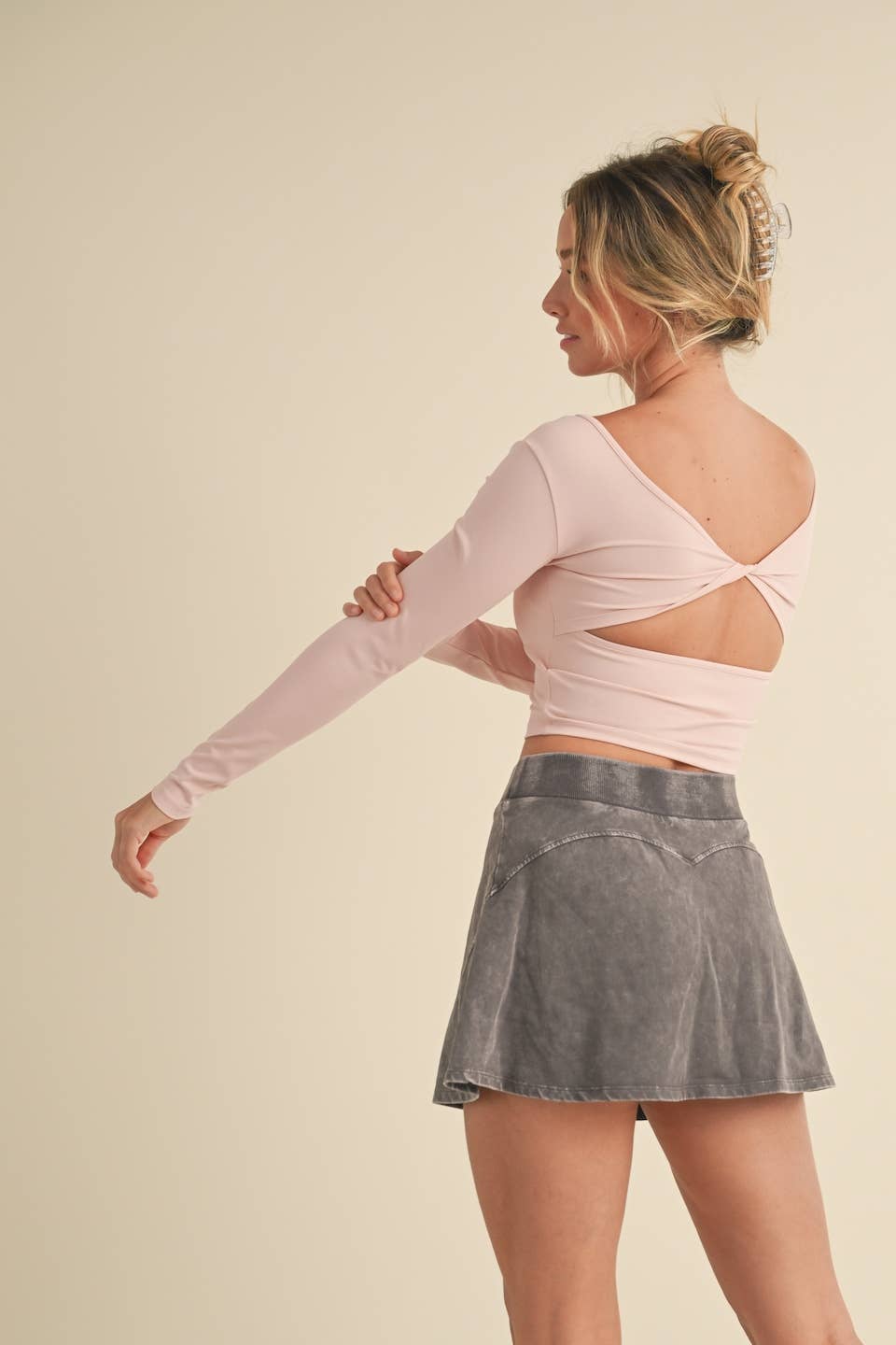 TWIST & TONE