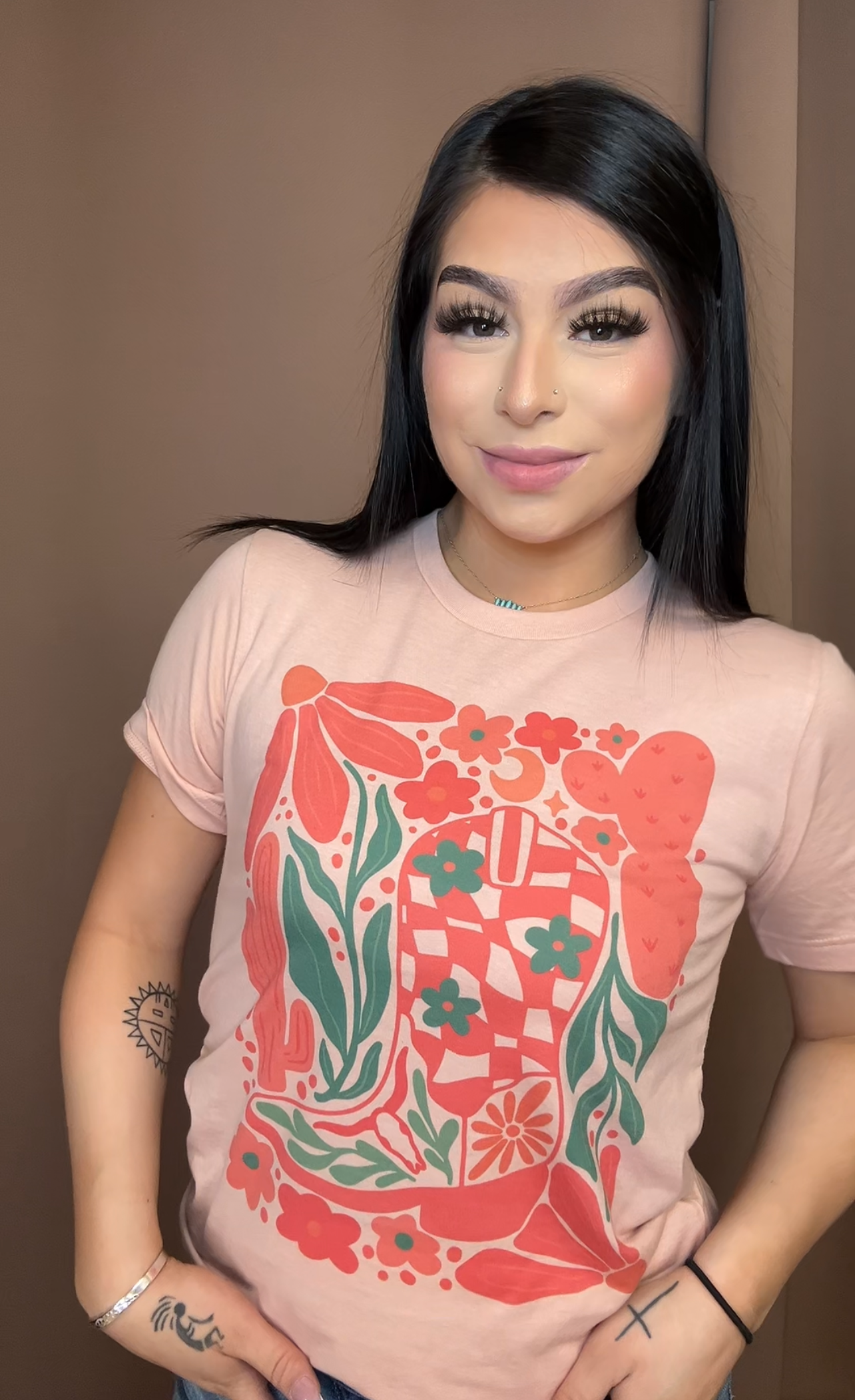 FLORAL BOOT GRAPHIC TEE