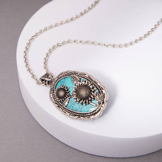 Cutout Pendant Necklace