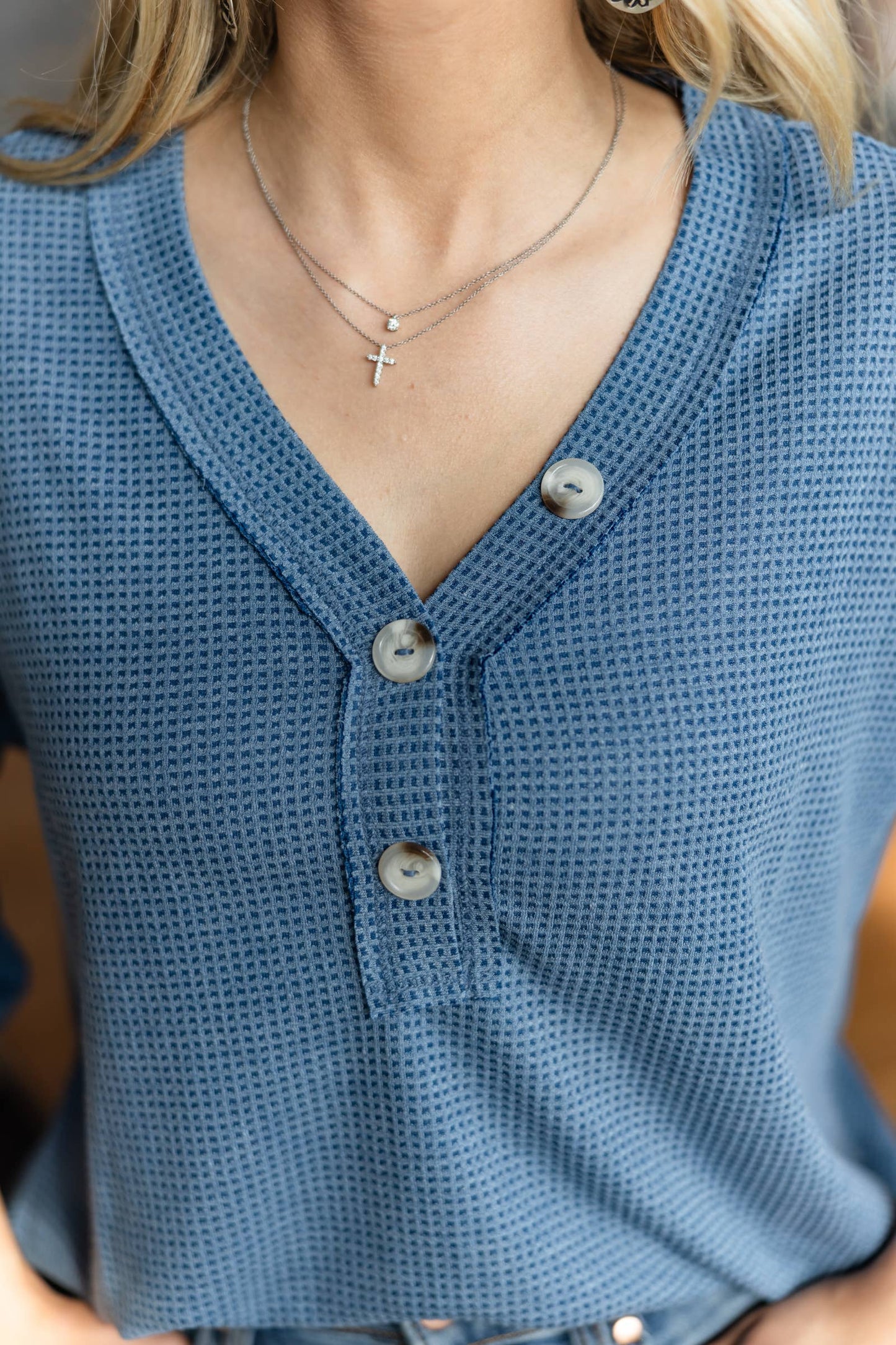 BLUE MESA BUTTON TOP