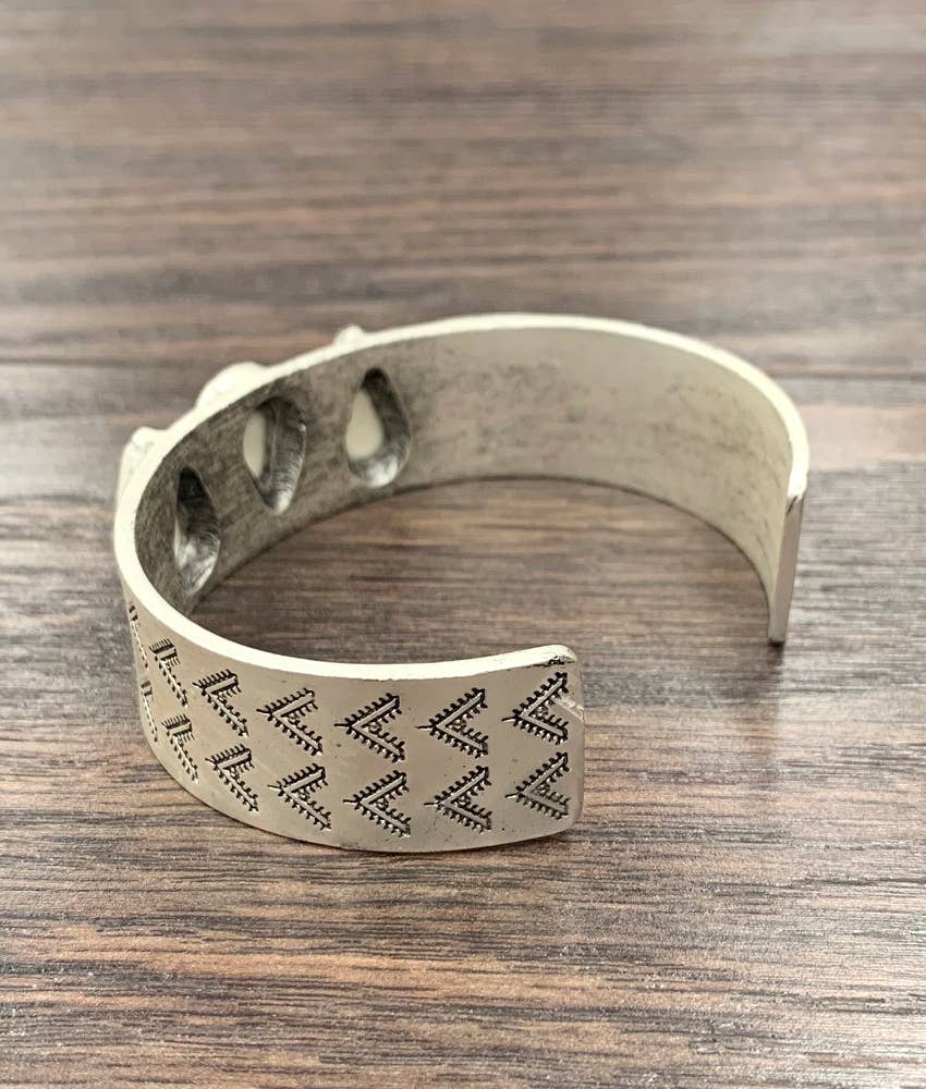 DROP WHITE CUFF BRACELET